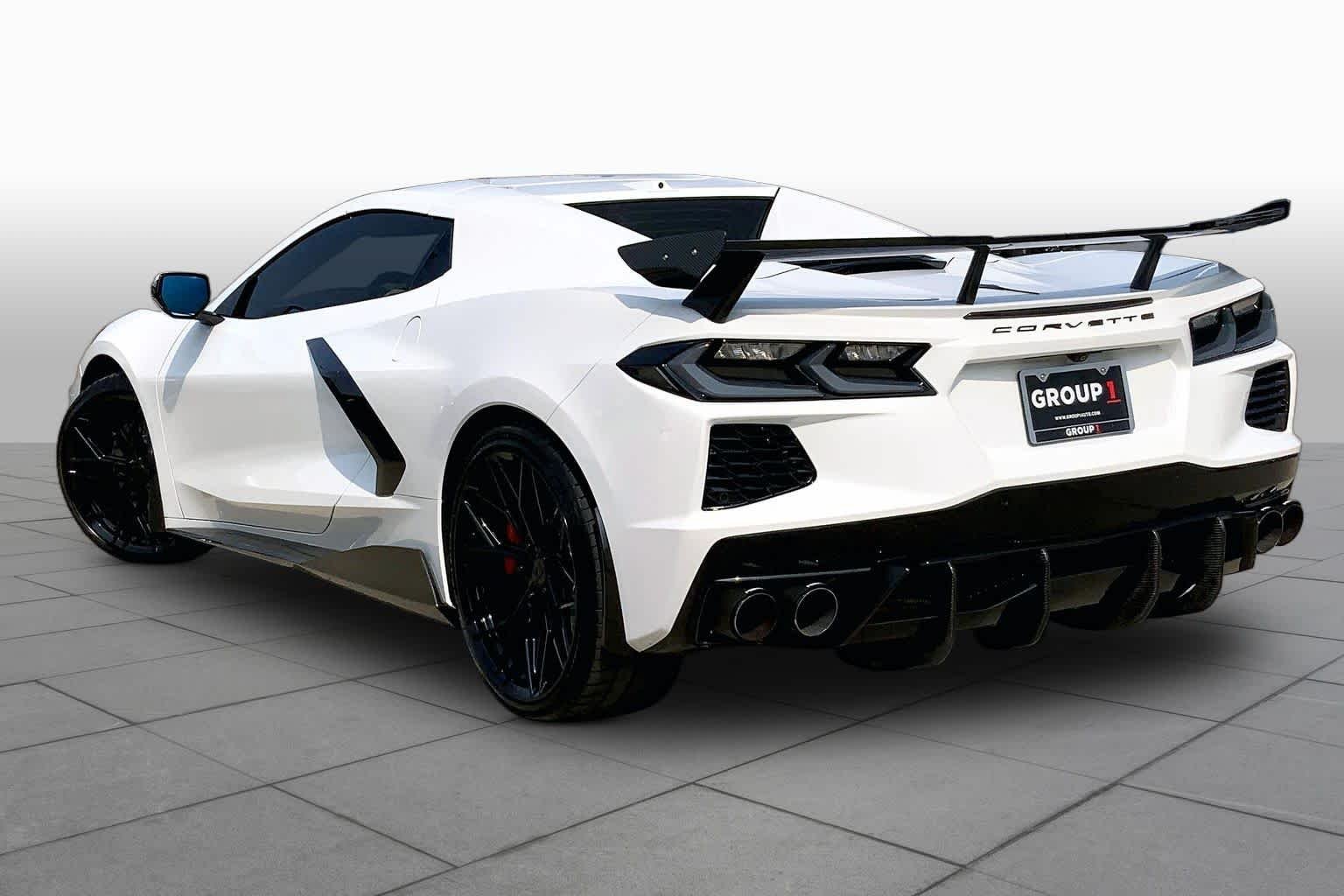 Used 2022 Arctic White Chevrolet 2LT image 12