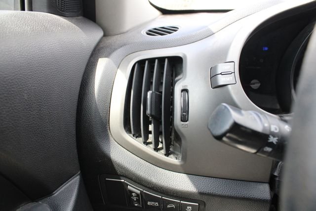 Used 2014 Silver Kia LX image 6