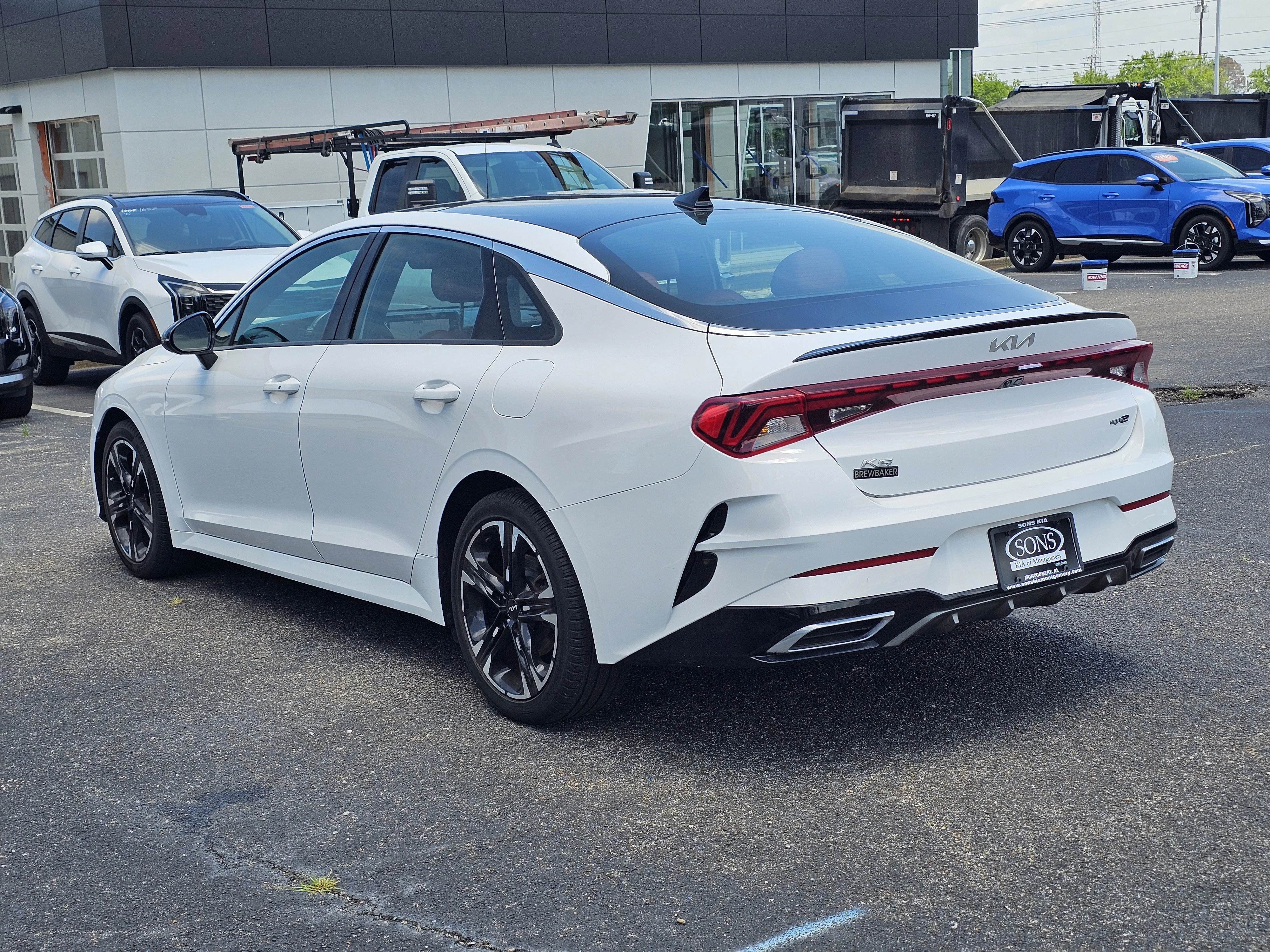 Used 2022 Glacial White Pearl Kia GT-Line image 6