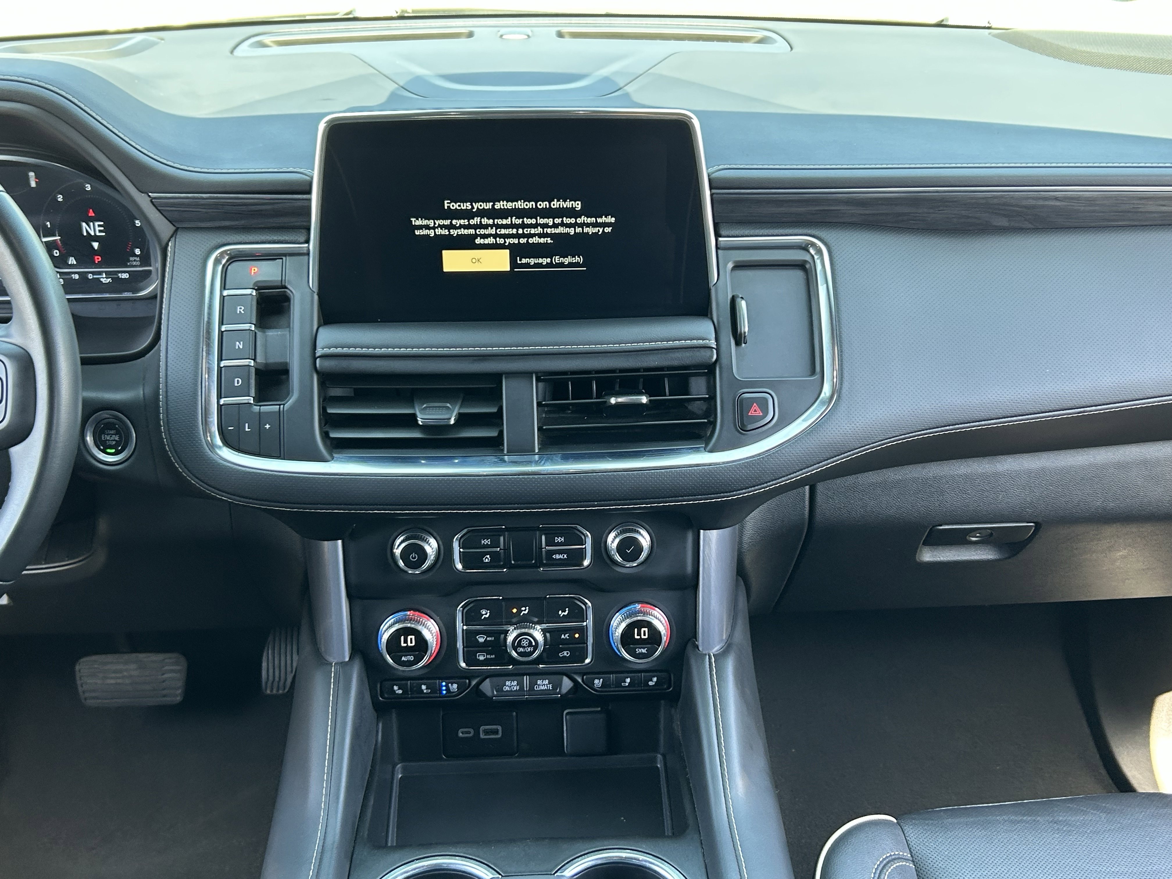 2024 GMC Yukon SLT - Photo 17