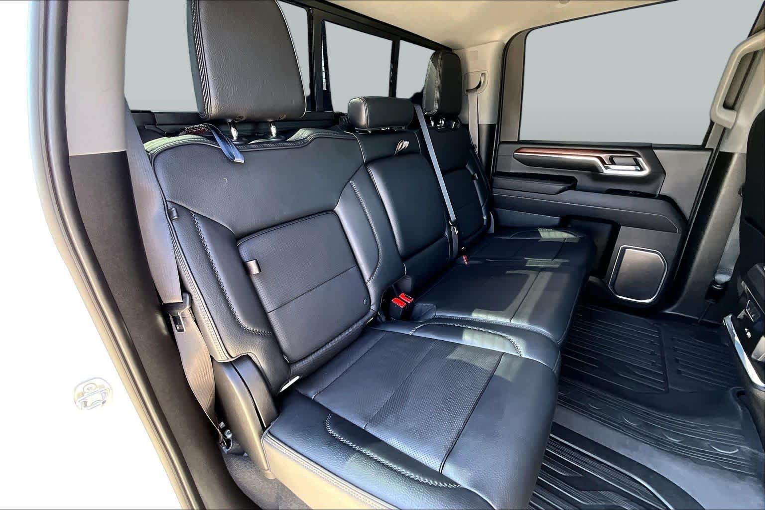 Used 2024 White Frost Tricoat GMC Denali image 18