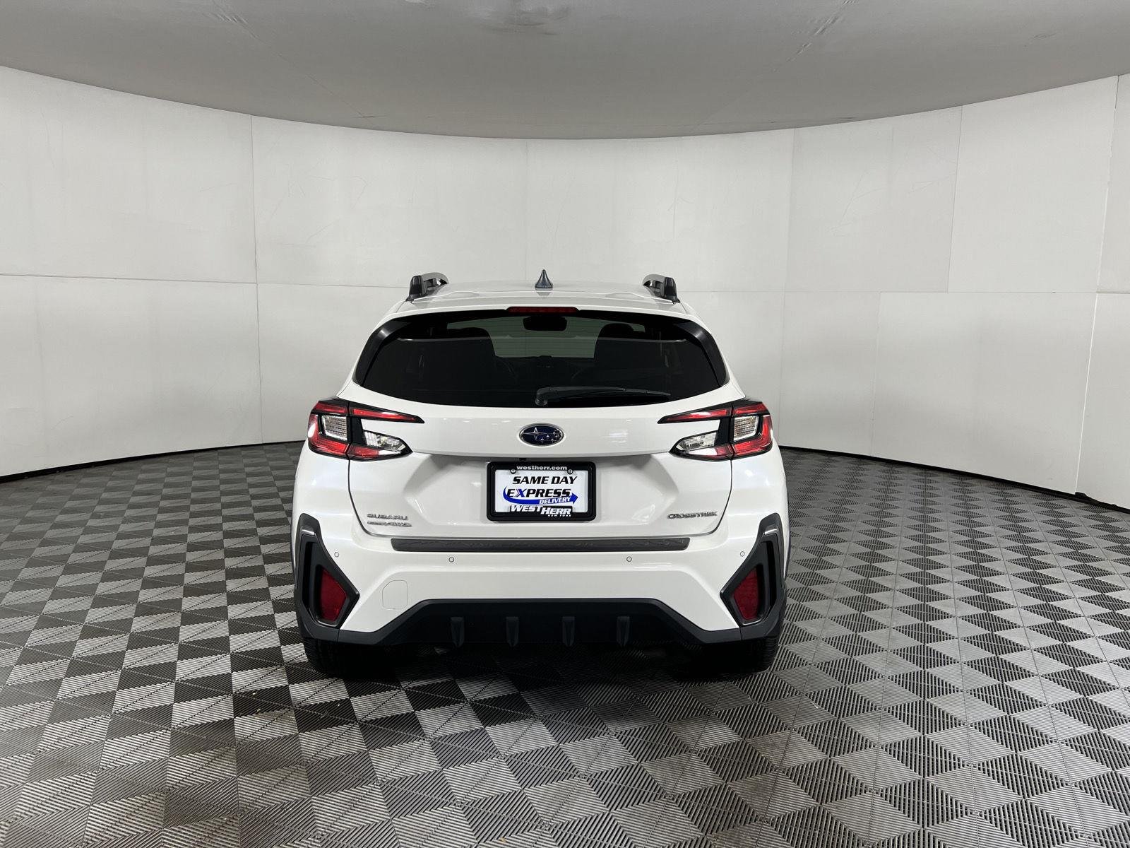 Used 2024 Crystal White Pearl Subaru Limited image 8