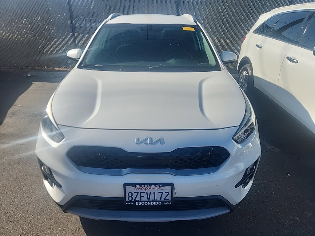 Used 2022 White Kia LX image 2