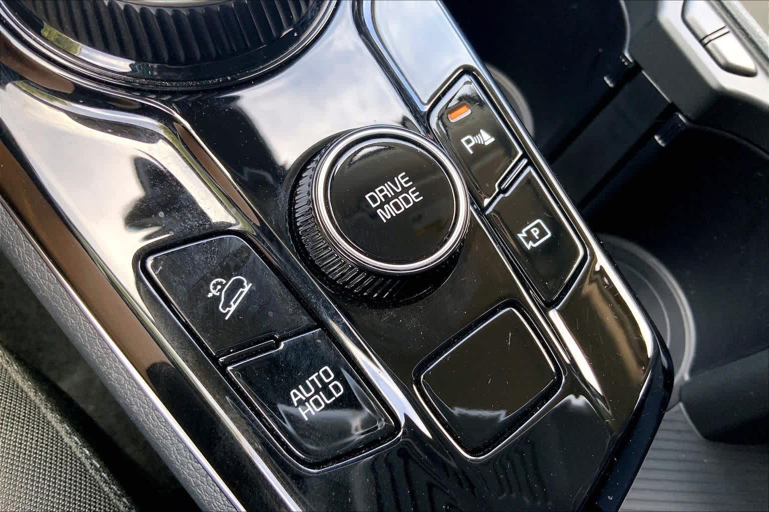 Used 2024 Steel Gray Kia LX image 28