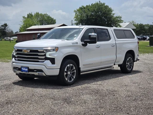 Used 2025 Beige Chevrolet High Country image 4