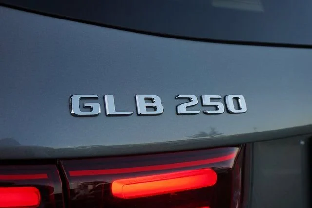 Used 2026  Mercedes-Benz GLB 250 image 12
