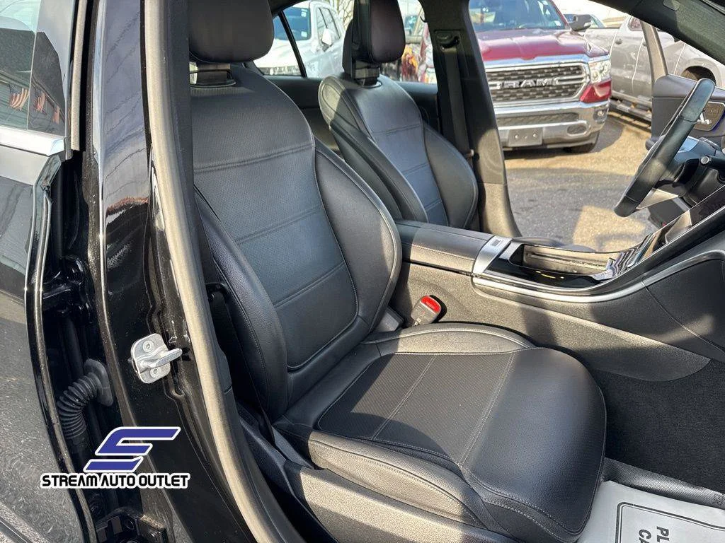 Used 2025 Black Mercedes-Benz C 300 image 40