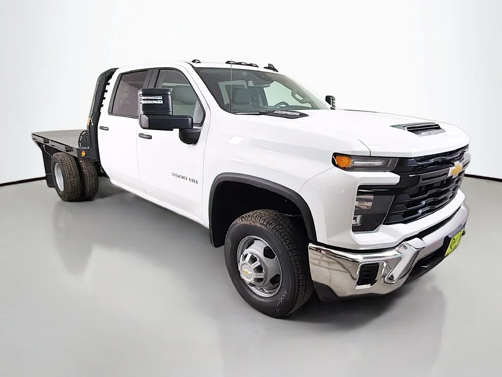 New 2026 Summit White Chevrolet Work Truck image 4