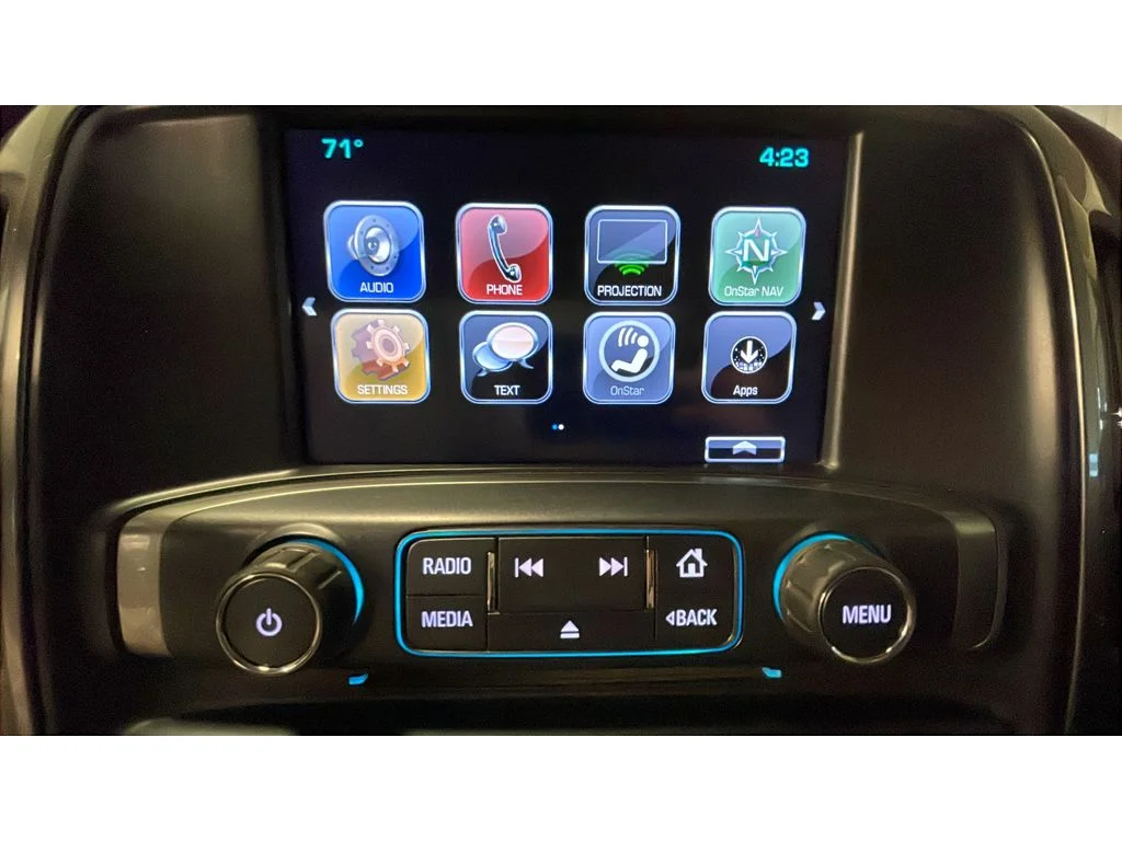 Used 2018 Deep Ocean Blue Metallic Chevrolet LT image 13