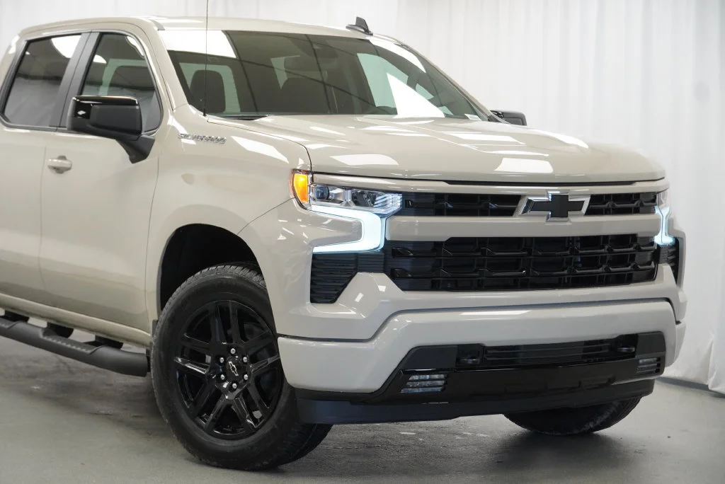 New 2026 White Sands Chevrolet RST image 9