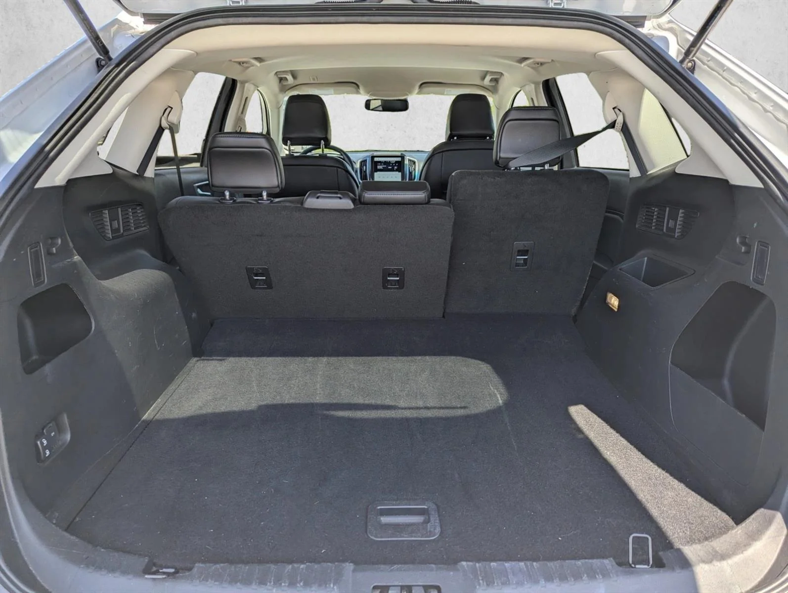 Used 2024 Oxford White Ford SEL image 29