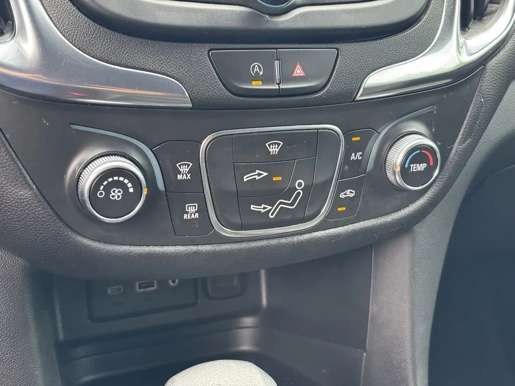 Used 2022 Summit White Chevrolet LT image 27