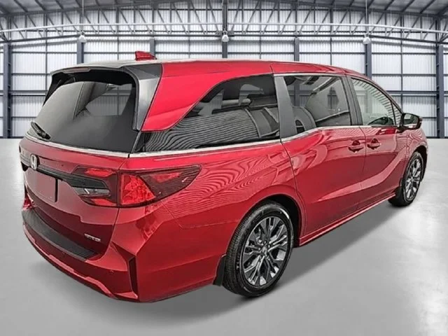 New 2027 Radiant Red Metallic II Honda Touring image 4