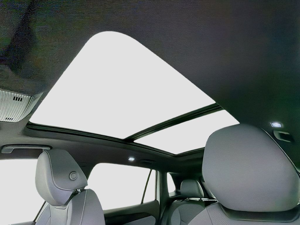 New 2026 Opal White w/Deep Black Roof Volkswagen 2.0T SE R-Line Black 4MOTION image 23