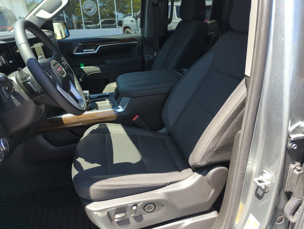 New 2026 Sterling Metallic GMC Elevation image 11