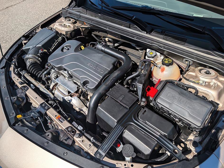 Used 2024 Mineral Gray Metallic Chevrolet LT image 28