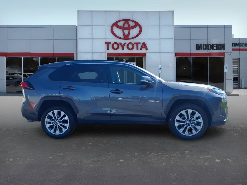 Used 2024 Magnetic Gray Metallic Toyota XLE Premium image 6