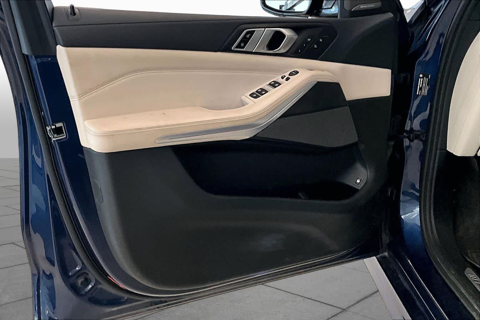 Used 2022 Phytonic Blue Metallic BMW xDrive45e image 20