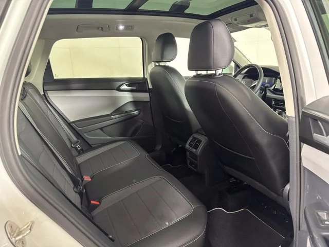 Used 2023  Volkswagen 1.5T SE image 5