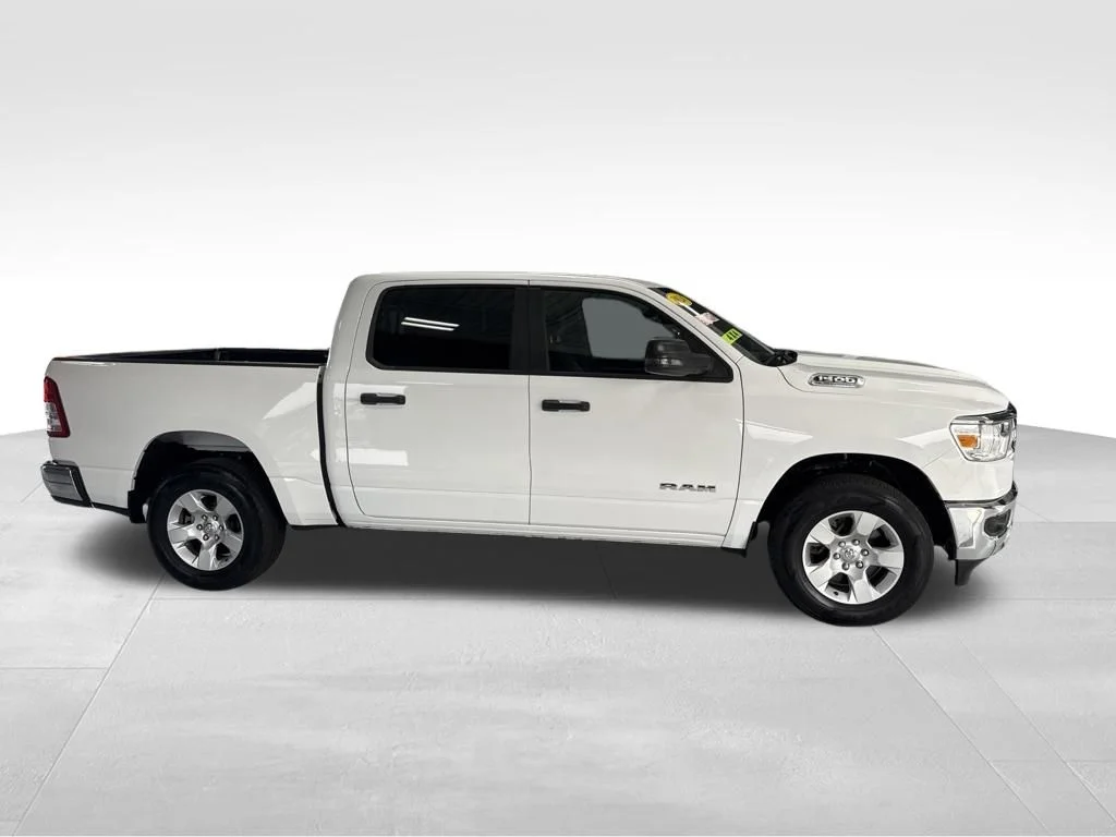 Used 2024 White Ram Big Horn/Lone Star image 7
