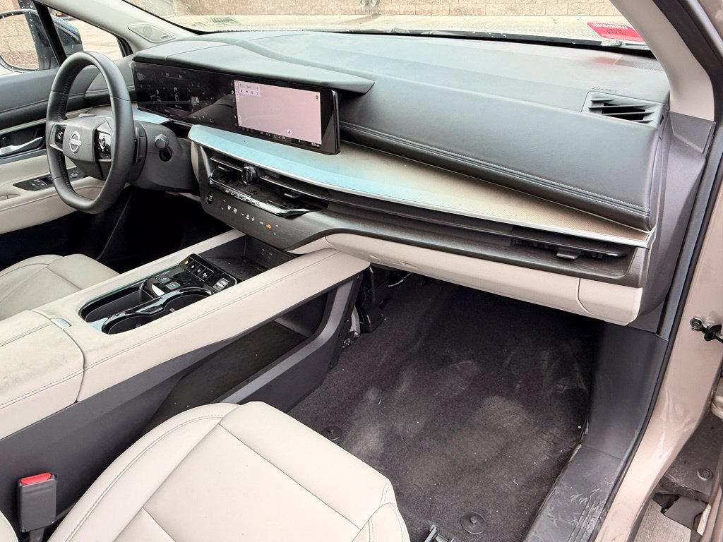 Used 2025 Gold Nissan SL image 15