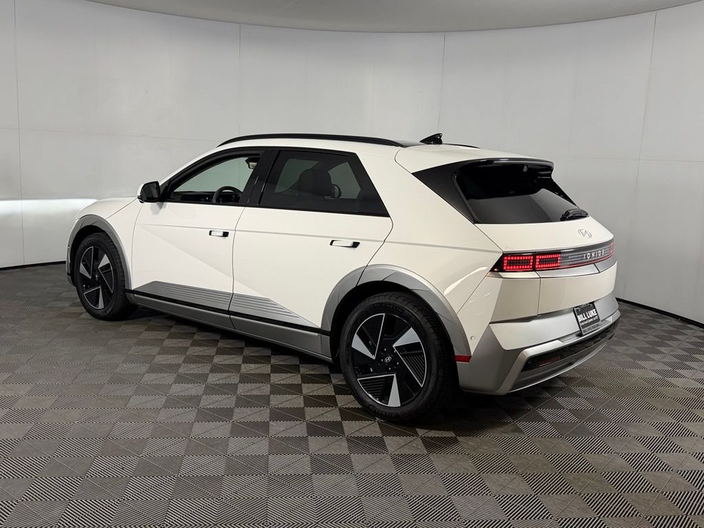 Used 2025 White Hyundai Limited image 9