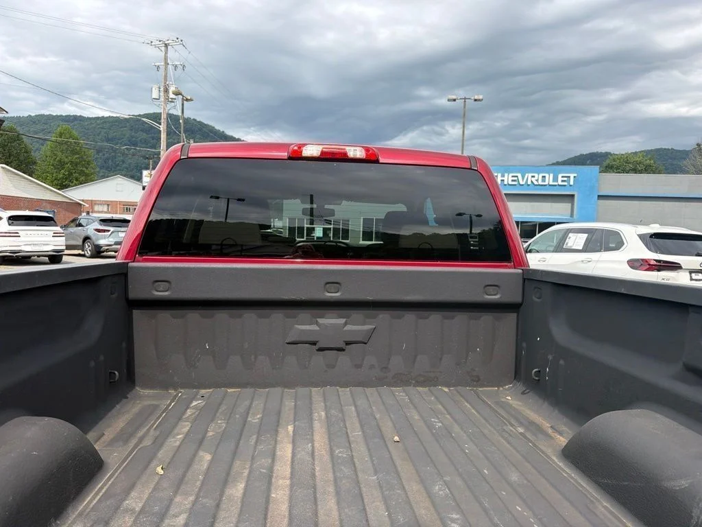 Used 2018 Red Chevrolet LT image 4