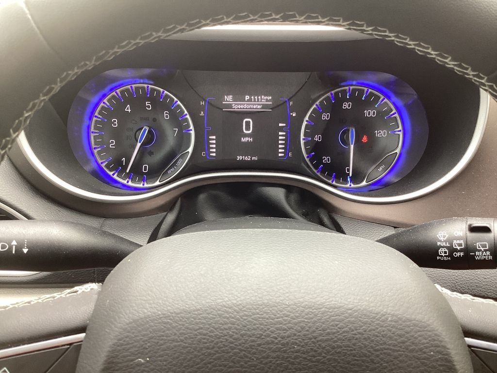 Used 2022 Gray Chrysler LX image 14