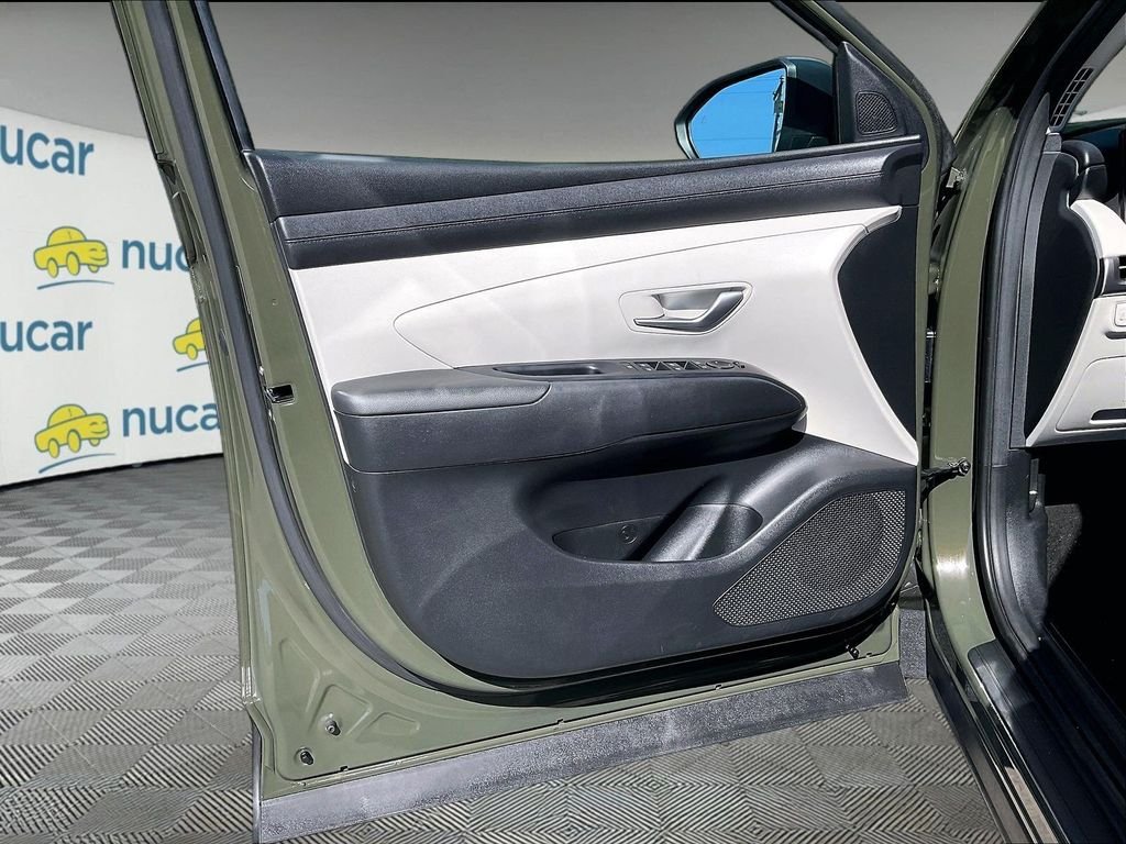 Used 2025 Green Hyundai SEL image 9