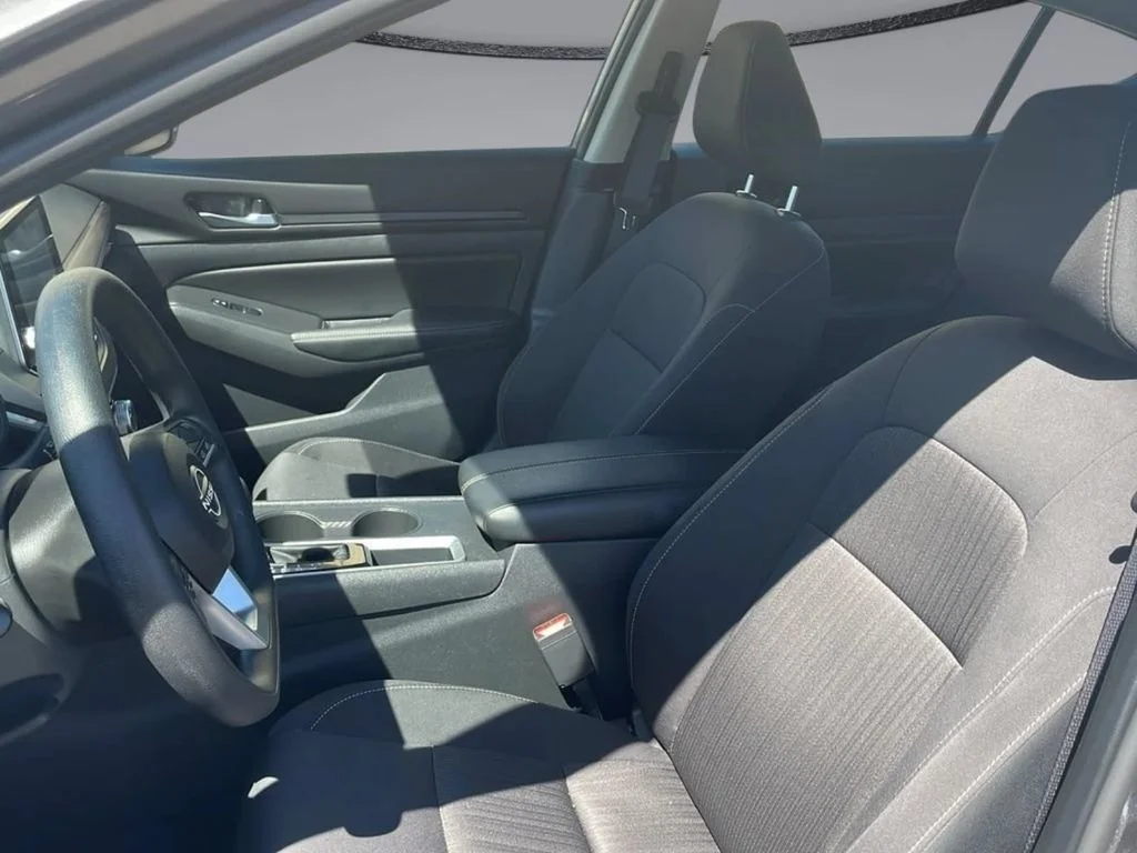 2025 Nissan Altima SV - Photo 14
