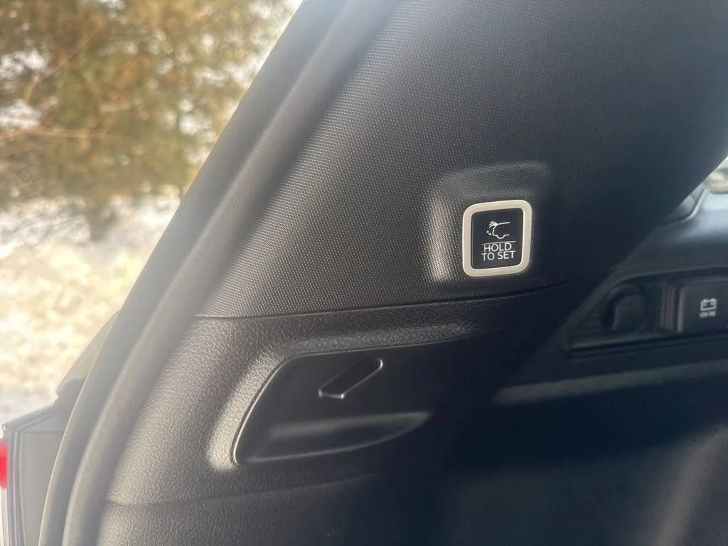 Used 2024 Silver Jeep Altitude image 34