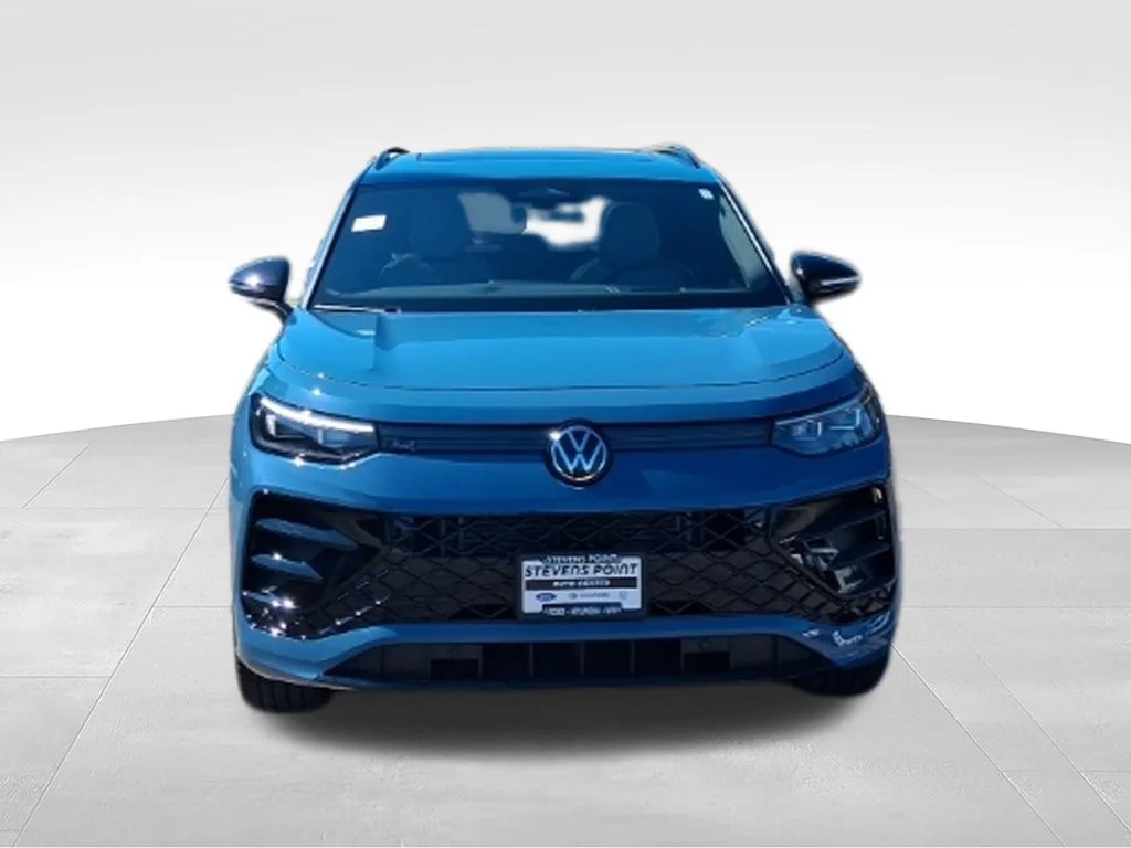Used 2025 Monterey Blue Pearl Volkswagen 2.0T SE R-Line Black image 10