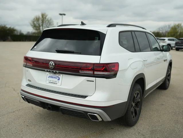New 2026 Opal White Pearl Volkswagen 2.0T Peak Edition image 8