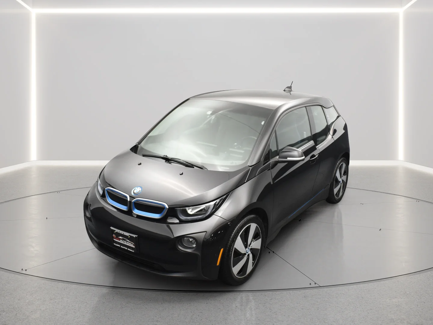 Used 2016 Fluid Black w/Highlight BMW i Blue BMW  image 16