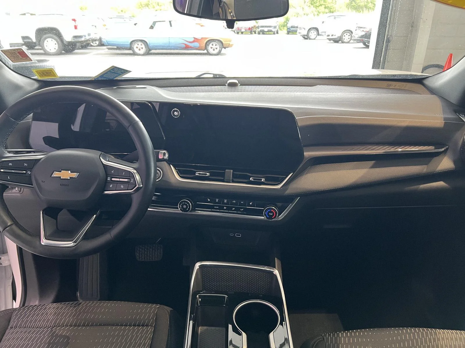 Used 2025 Summit White Chevrolet LT image 13