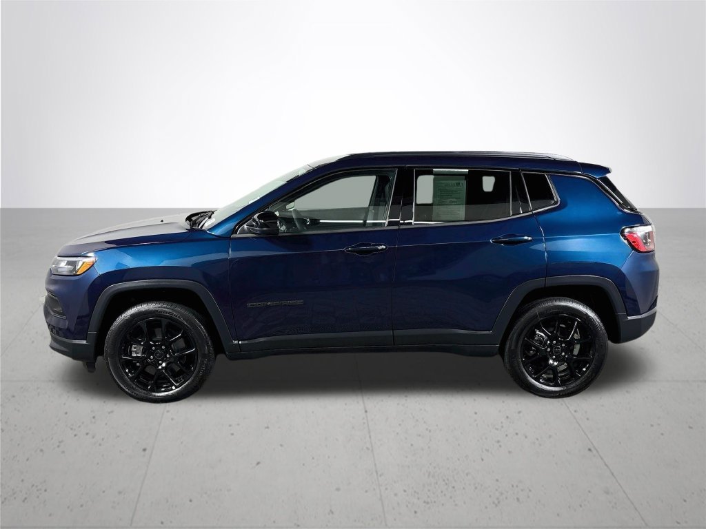 Used 2026 Blue Jeep Latitude image 10