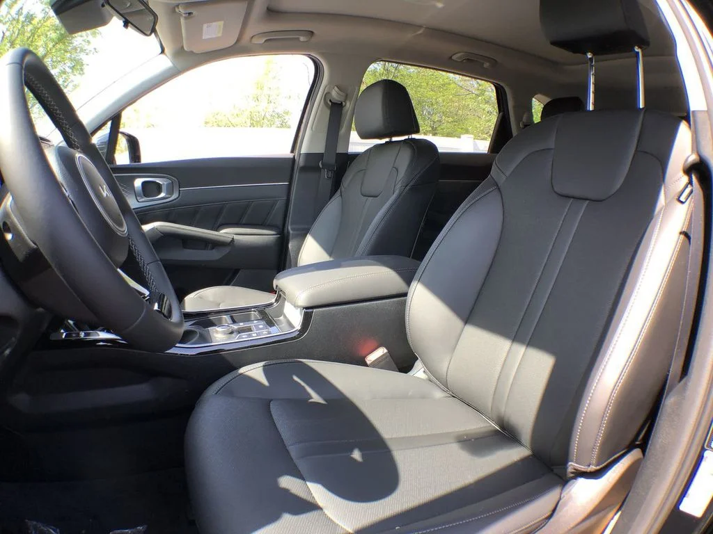 Used 2022 Black Kia SX image 44
