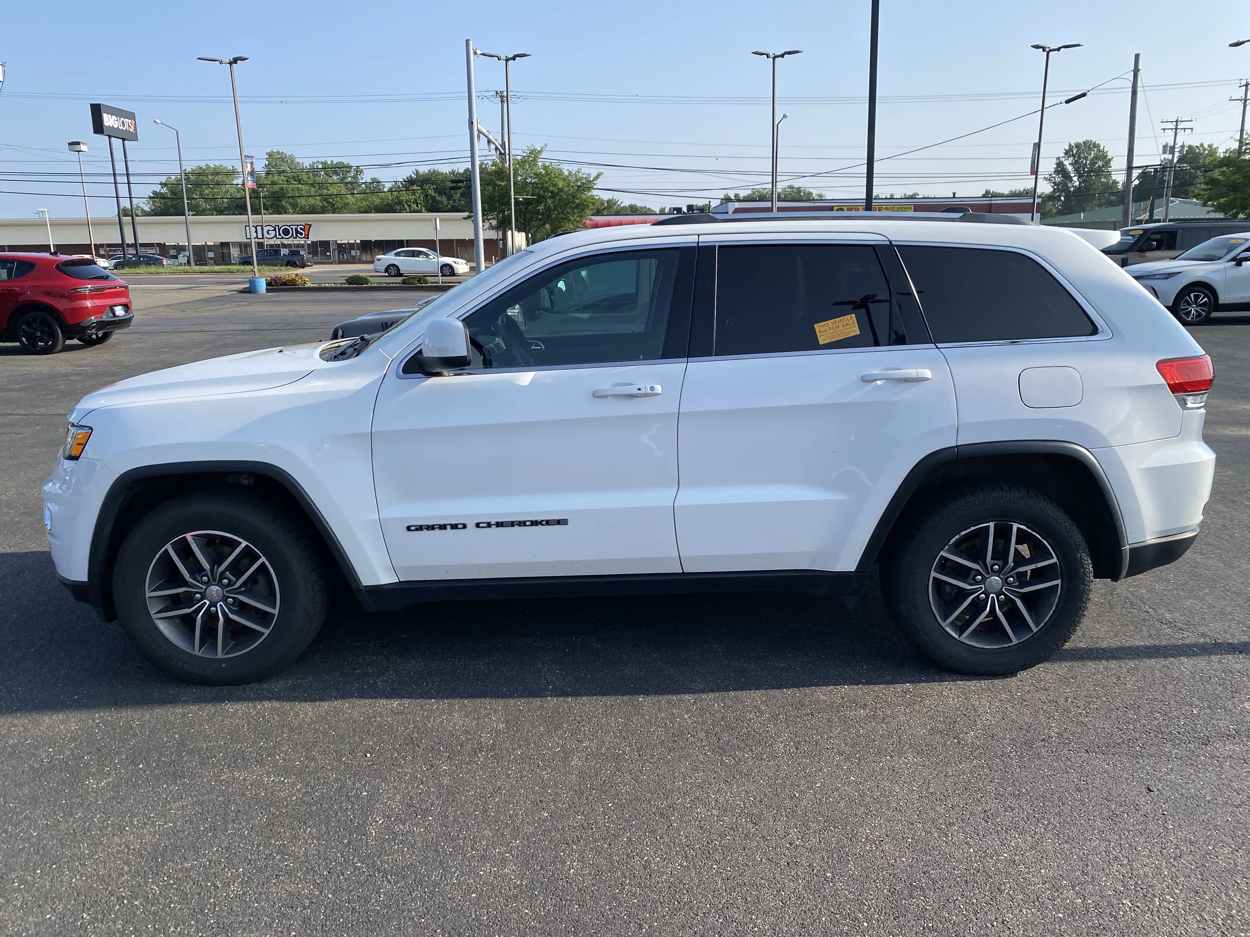 Used 2018 Bright White Clearcoat Jeep  image 4