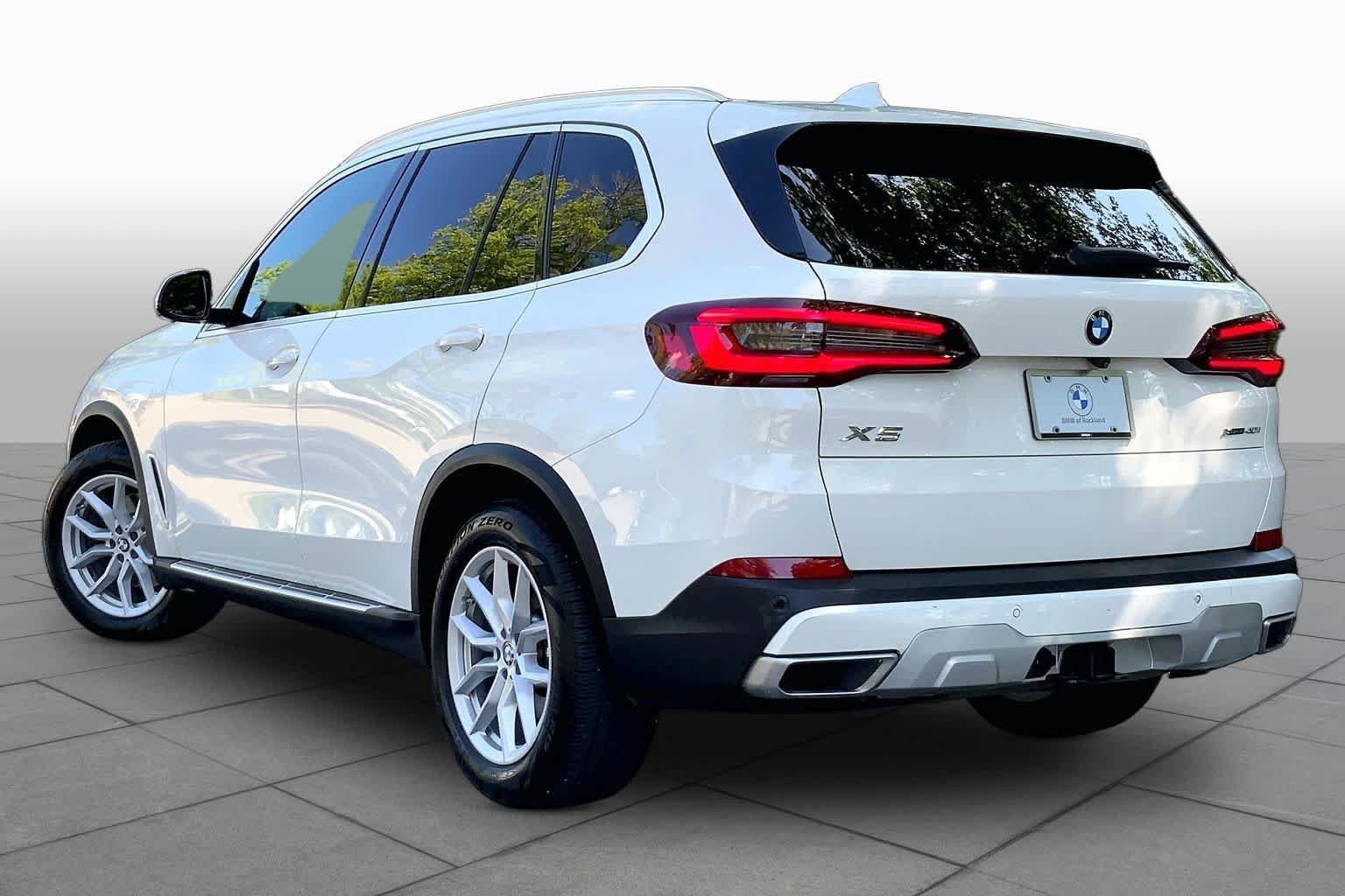 Used 2021 Alpine White BMW xDrive40i image 11