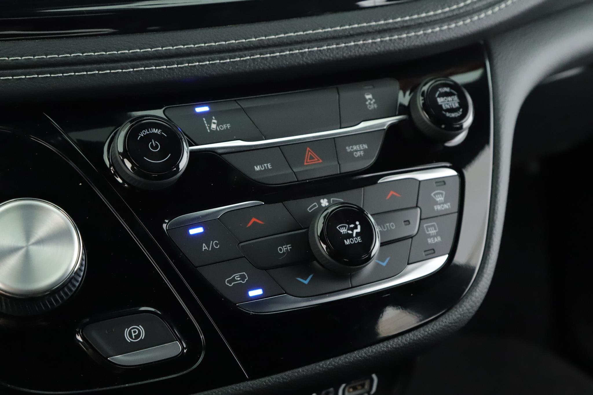 2022 Chrysler Pacifica Hybrid Touring L - Photo 16