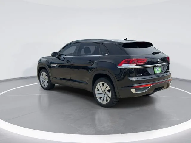 Used 2021 Black Volkswagen 3.6L V6 SE w/Technology image 7