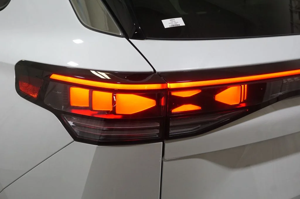 New 2026 White Volkswagen 2.0T SEL R-Line Turbo image 36