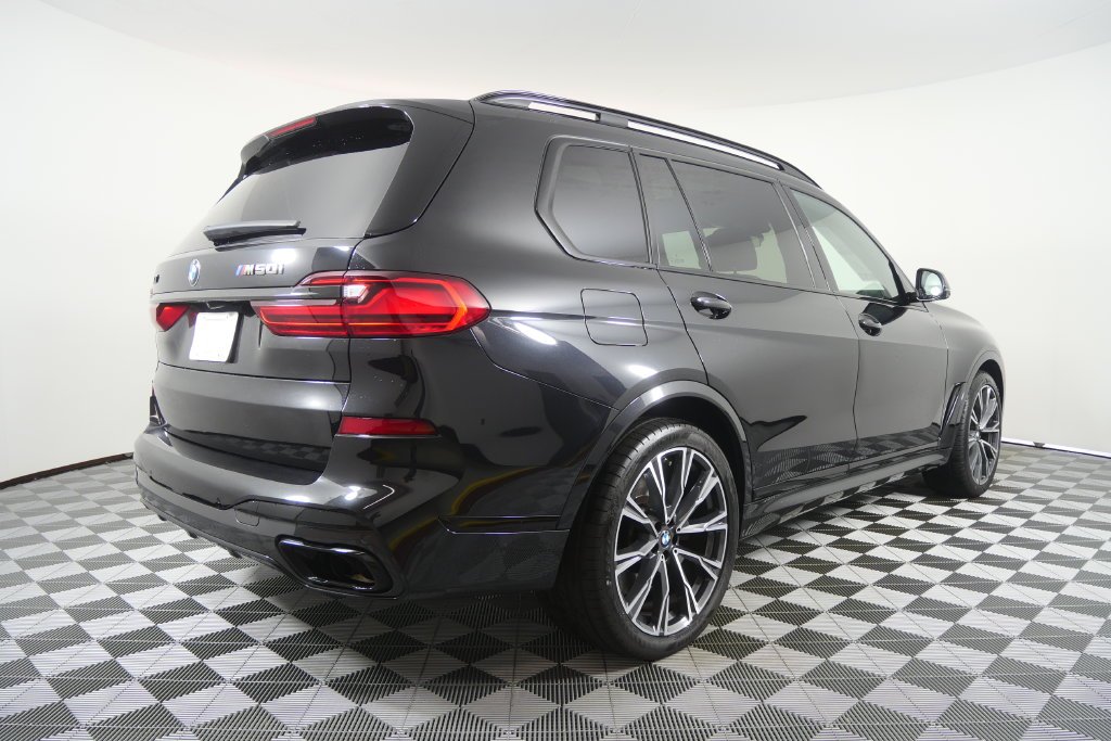 Used 2022 Black Sapphire Metallic BMW M50i image 4
