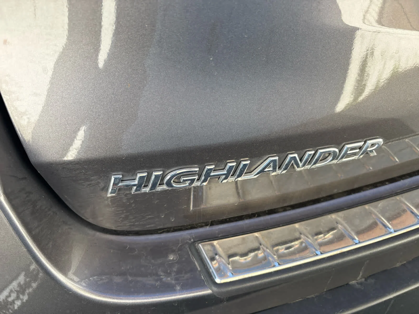 Used 2018 Predawn Gray Mica Toyota SE image 18