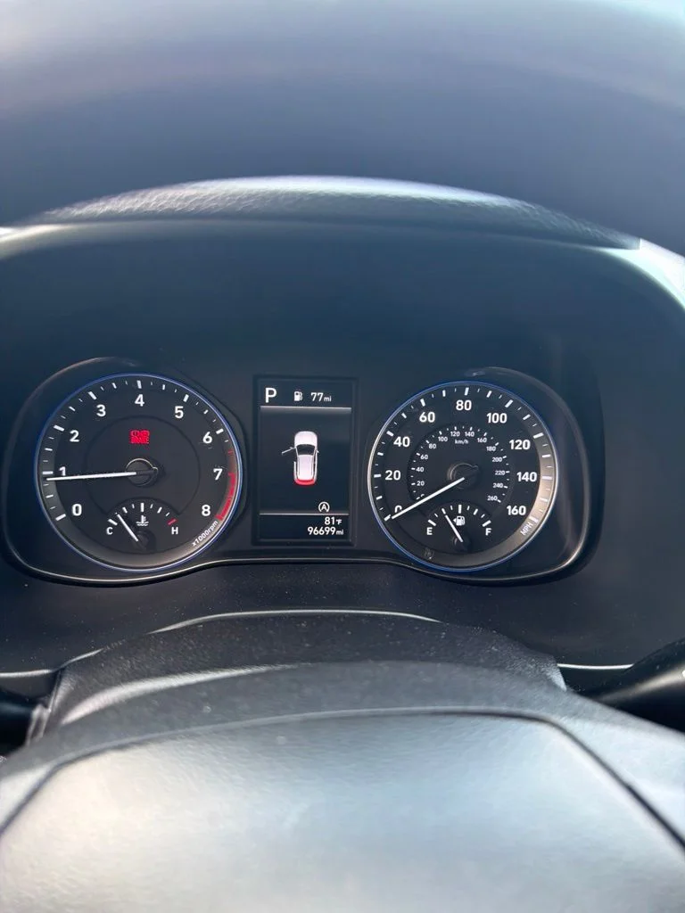 Used 2023 Green Hyundai SE image 16