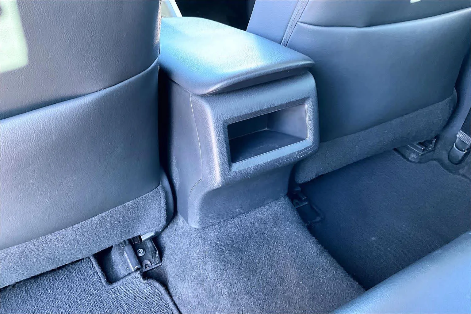 Used 2019 Galactic Aqua Mica Toyota SE image 31