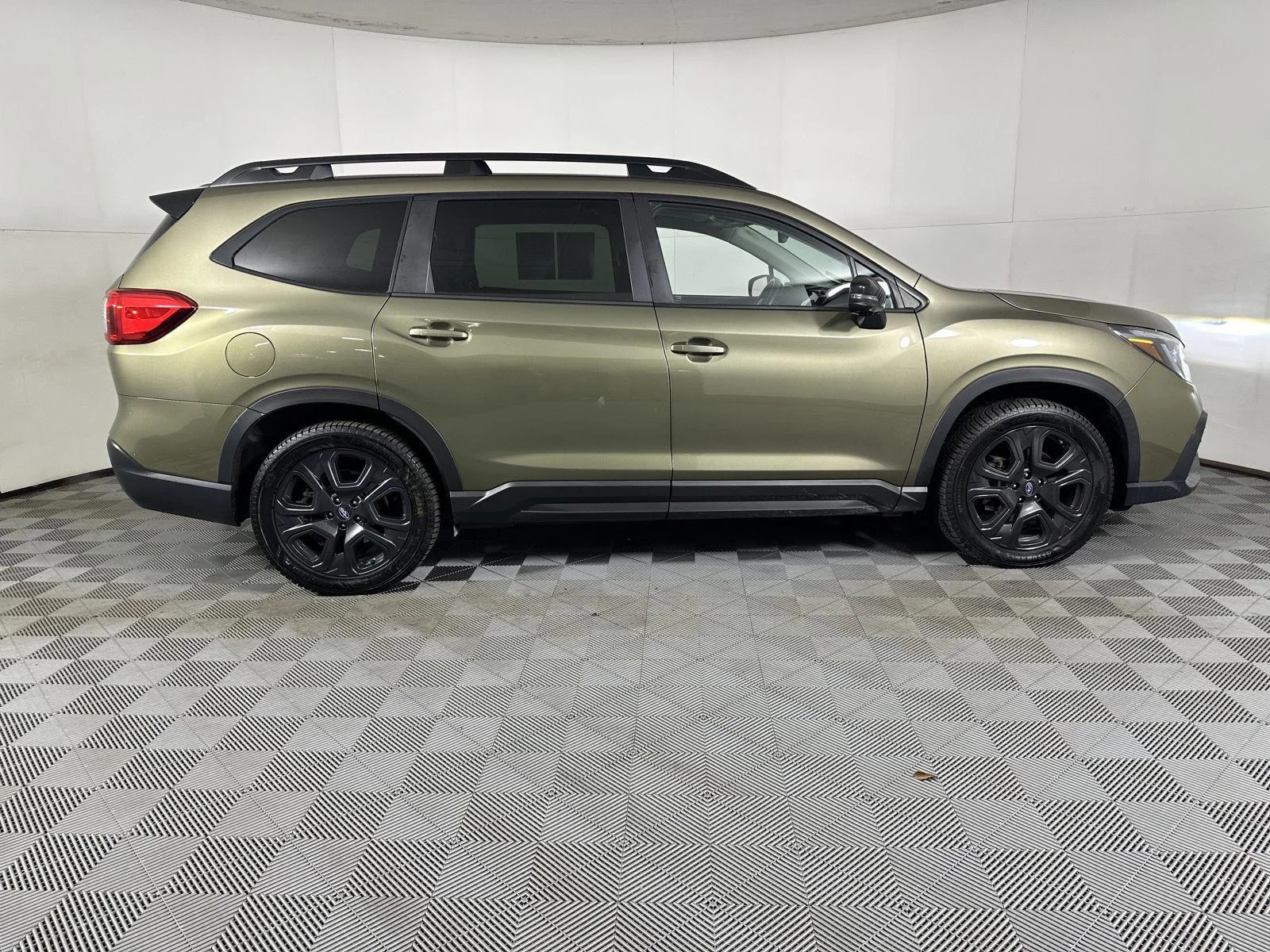 Used 2023 Autumn Green Metallic Subaru Onyx Edition Limited image 12