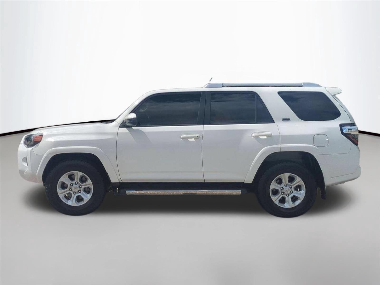 Used 2017 Super White Toyota SR5 image 2