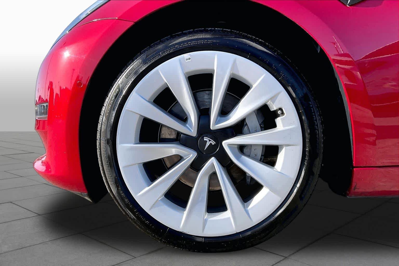 Used 2021 RED Tesla Long Range image 9