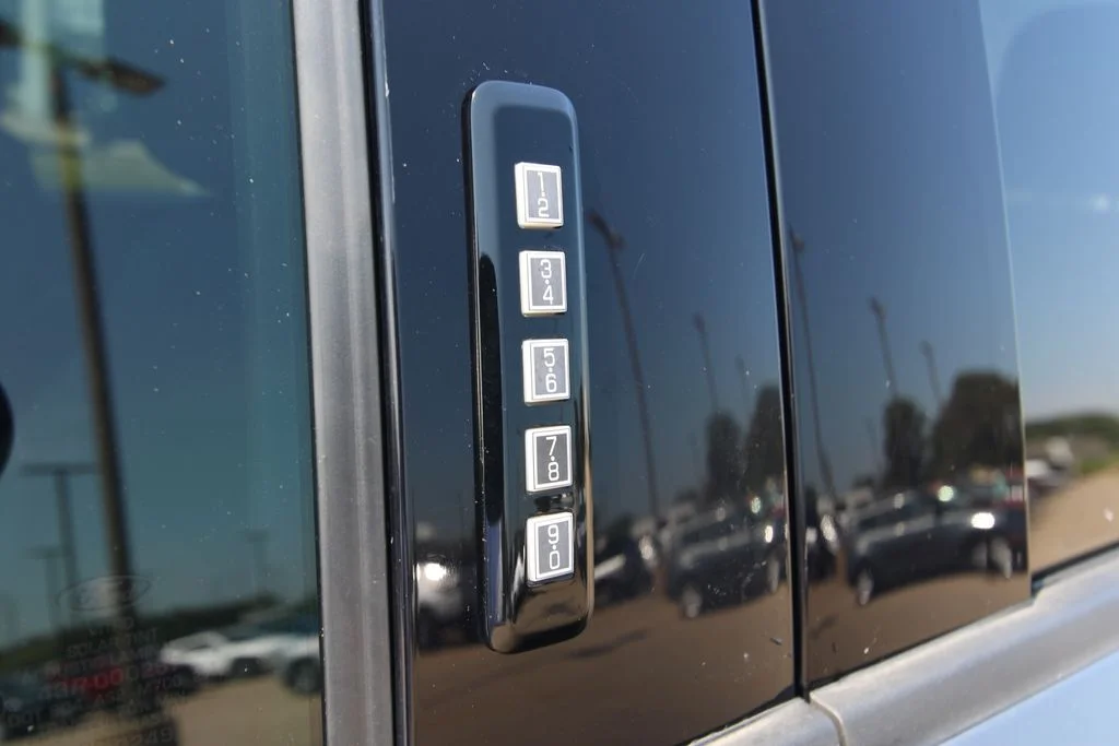 Used 2023  Ford XLT image 38
